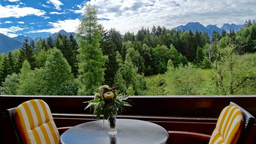 Lovely Flat with BALCONY, VIEW and GARDEN