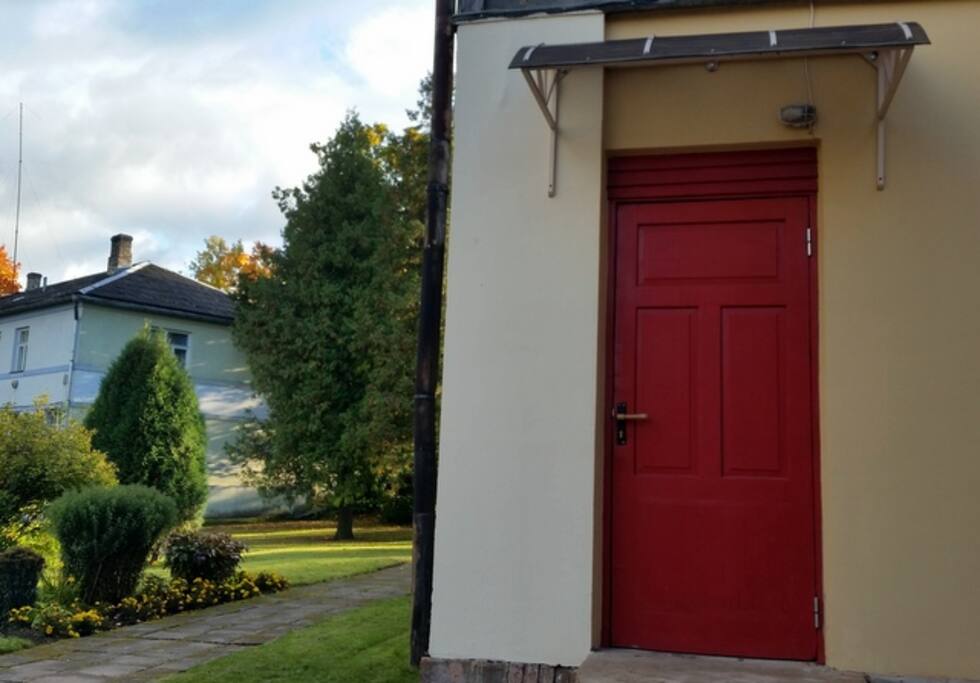 The entrance door from the yard