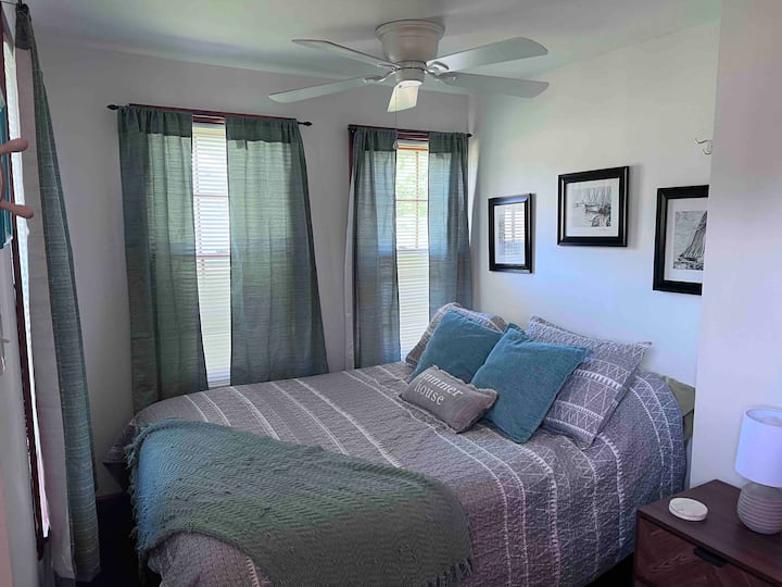 Главна спална соба, брачен кревет (широк 150 - 179 см) 