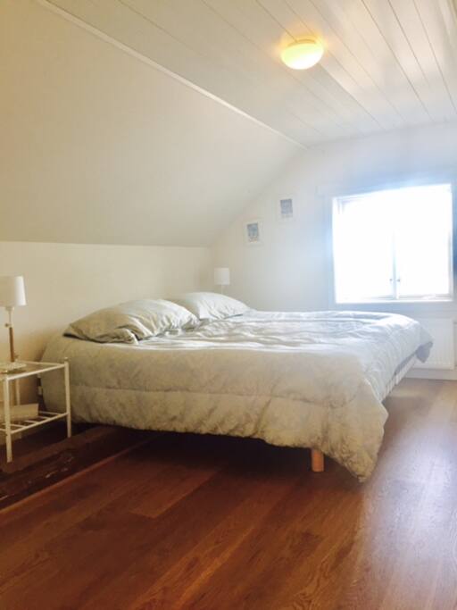 Master bedroom with sea view