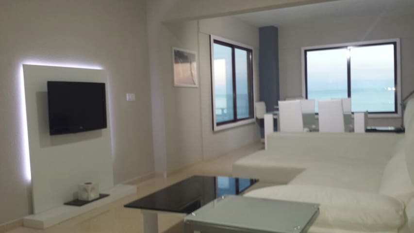 apartamento con vistas al mar