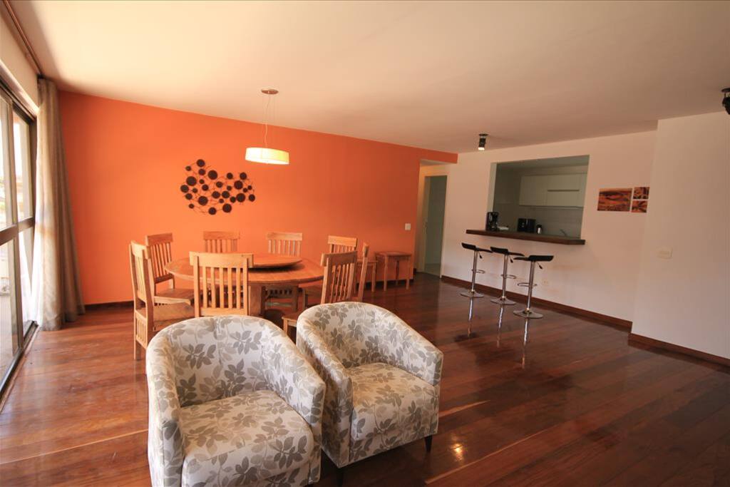 Sala integrada com cozinha
