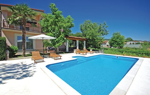 Successful Airbnb property: Countryside Villa near Makarska | Salt Pool & BBQ in Općina Proložac