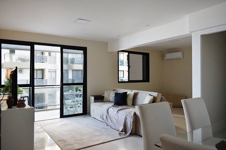 Flat espaçoso e renovado na praia com vista do mar gallery image 4