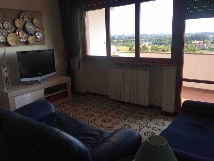 Bright beach house just a stone's throw from the sea, 80 m2