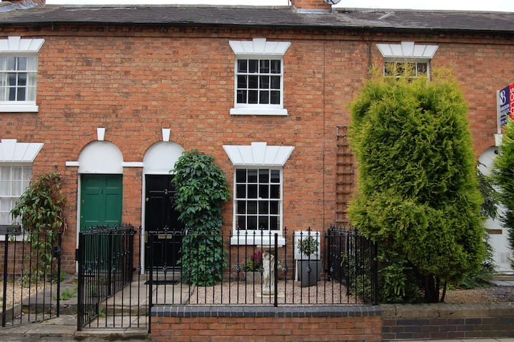 Fair Haven Cottage in heart of Stratford town