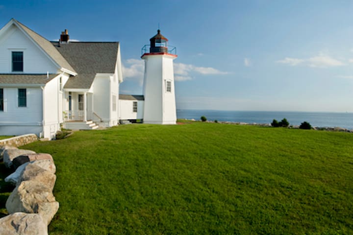 Wings Neck Lighthouse