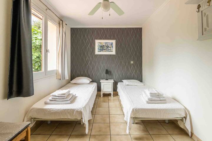 غرفة النوم 2