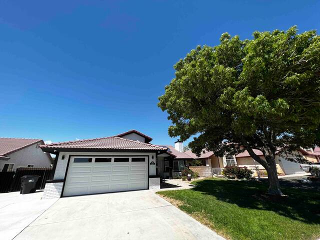 Gorgeous Pool Home with RV parking! Amazing Escape