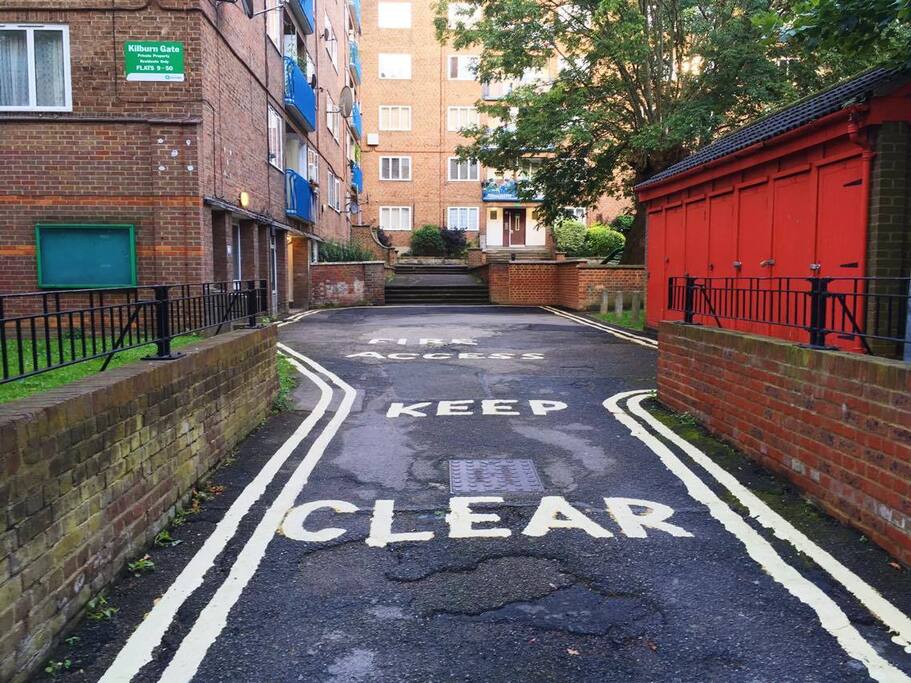Entrance (Turn from Kilburn Priory)