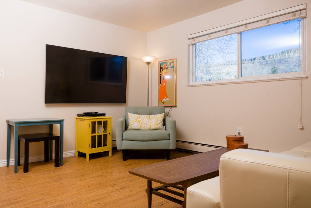 70"4kHD TV w/cable, blazing fast Internet, Netflix, HBO, etc.