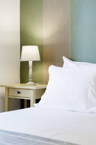 BEST LOCATION-18th Century Charming Apartment! gallery image 3