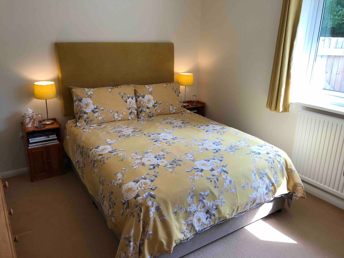 Barnham, (1) Goodwood 5 miles, Chichester 7 miles Houses for Rent in