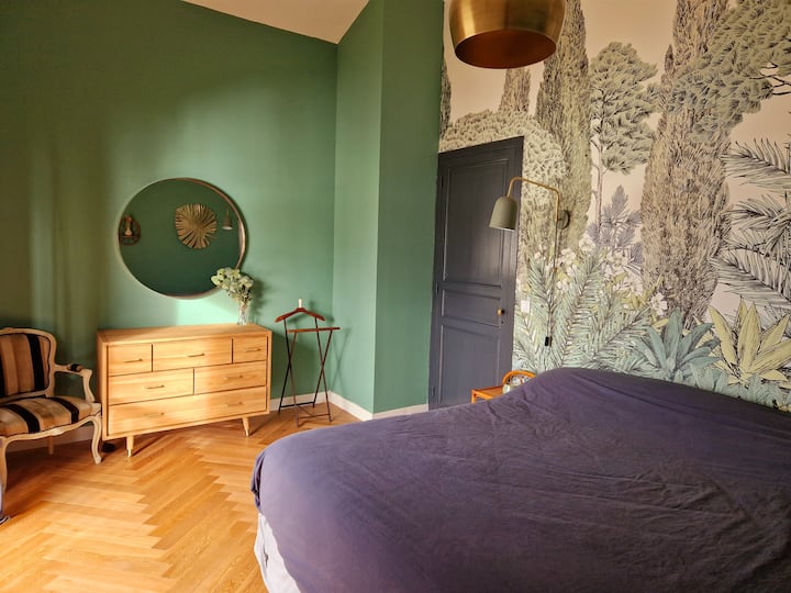 180 см Спалня с изглед към Дордон