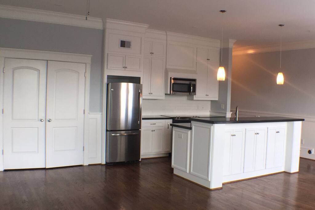 Eat out at the amazing restaurants in the Heights or eat in using this beautiful kitchen.