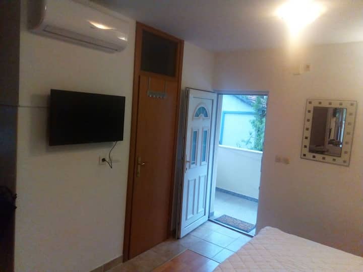 Поглед на балконот од 1 кат