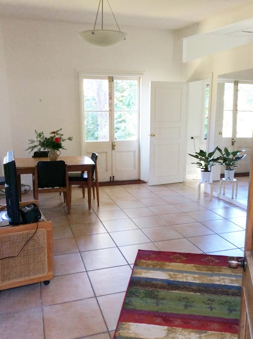 Dining / Lounge area