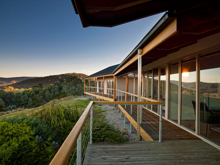 Holmesglen at EildonThe Homestead Houses for Rent in Eildon