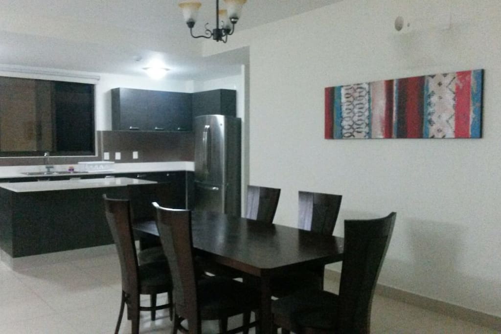 dining room / kitchen