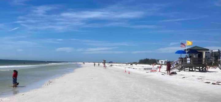 Close To Beaches And Downtown/quiet Impecable Home - Sarasota, FL