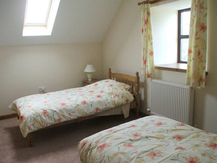 Twin Bedroom- 1st Floor