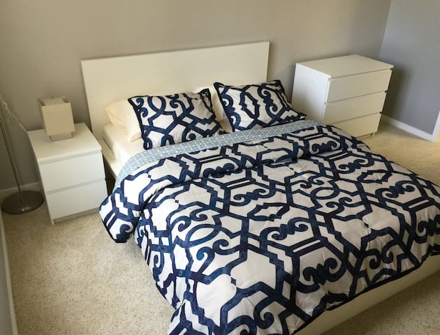 Lux 2Bd/2Ba in Old Town Pasadena