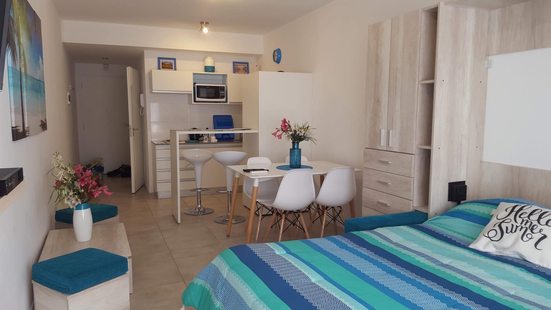 Brand new, bright apartment. Very good location