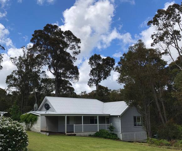 HYDRANGEA HOUSE @ BRAMLEY HOLLOW