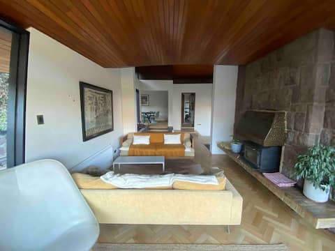 Popular Airbnb listing: House, 25 Meter Pool, Tennis, Petanque, Mountains! in Lo Barnechea