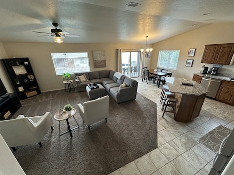 Brand New!  3 BR/2 BTH Condo Well Equipped!