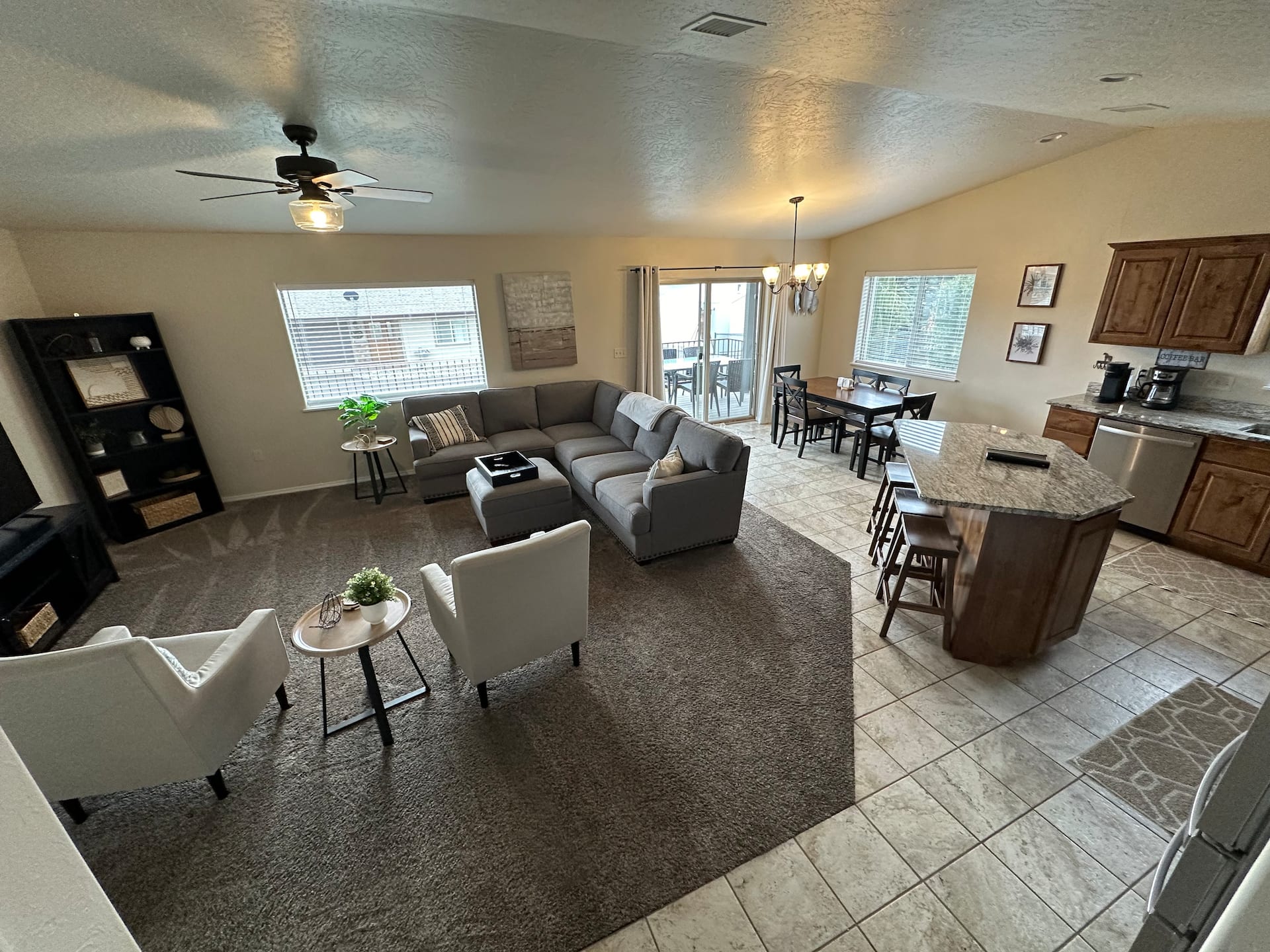 Brand New! 3 BR/2 BTH Condo Well Equipped!
