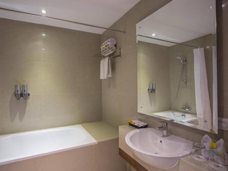Bathtub