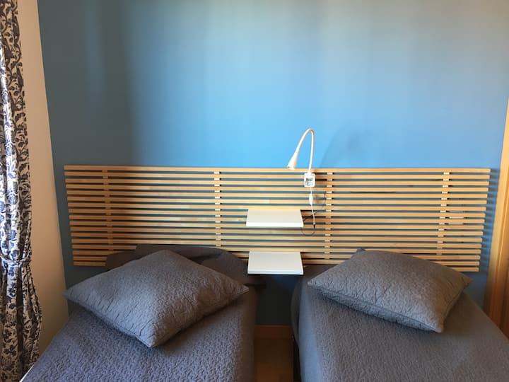 2号卧室配有2张单人床