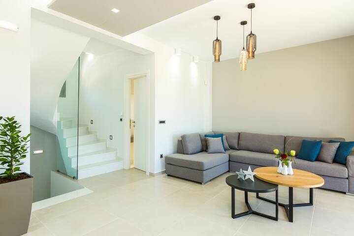 Villa Estel – Seaview, 1km from the sandy beach gallery image 5