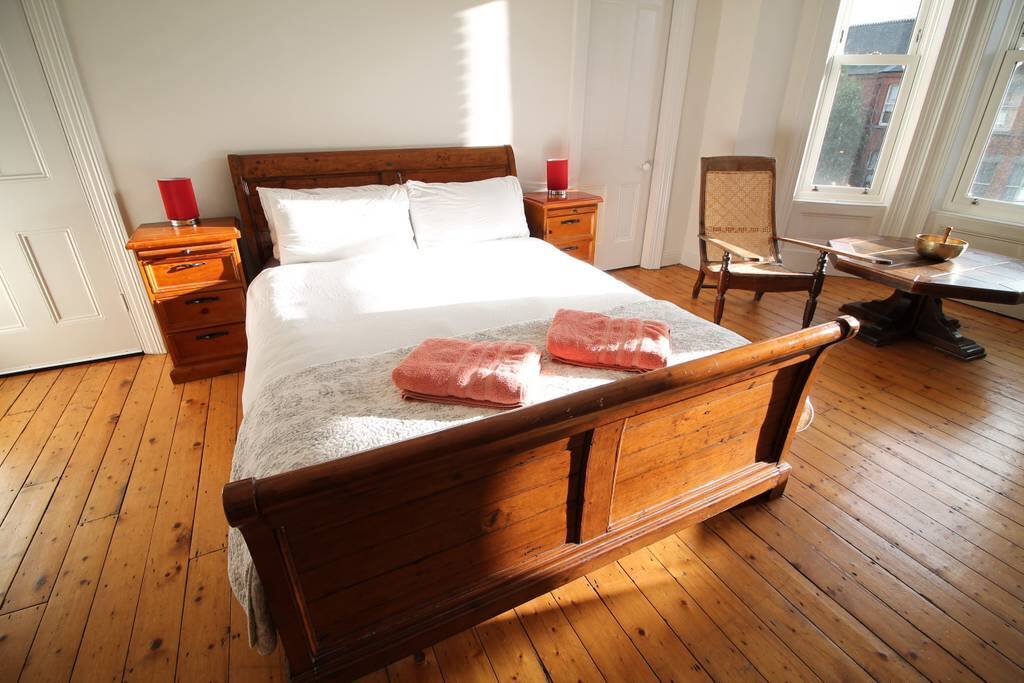 Bedroom 1 king size