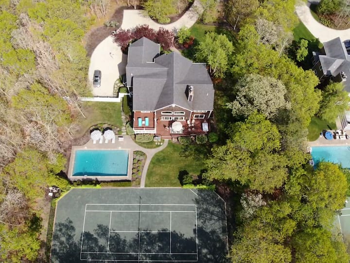 Luxury Quogue Rental Pool & Tennis - Riverhead, NY