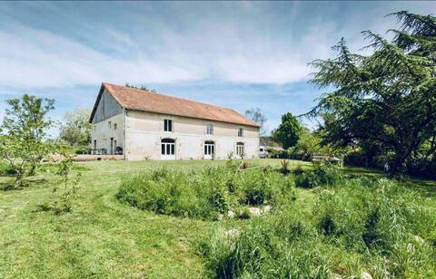 Atypical cottage, old winery