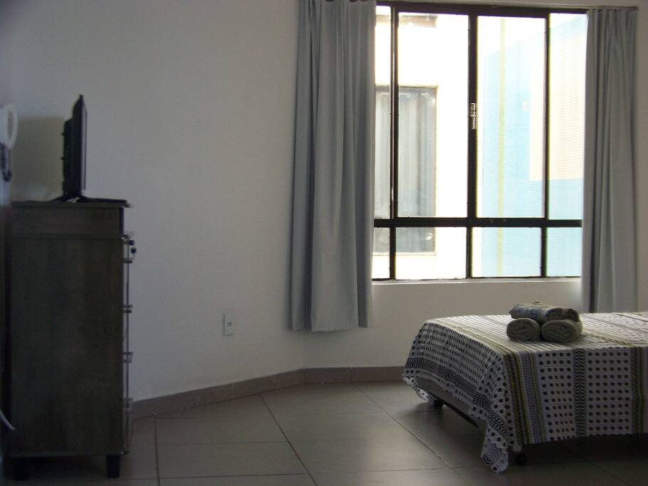 Casal Casal / TV Led canal aberto