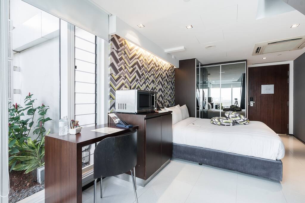 1-Bedroom Deluxe Loft - with Balcony