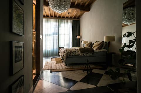 Luxury and design in the historical city center