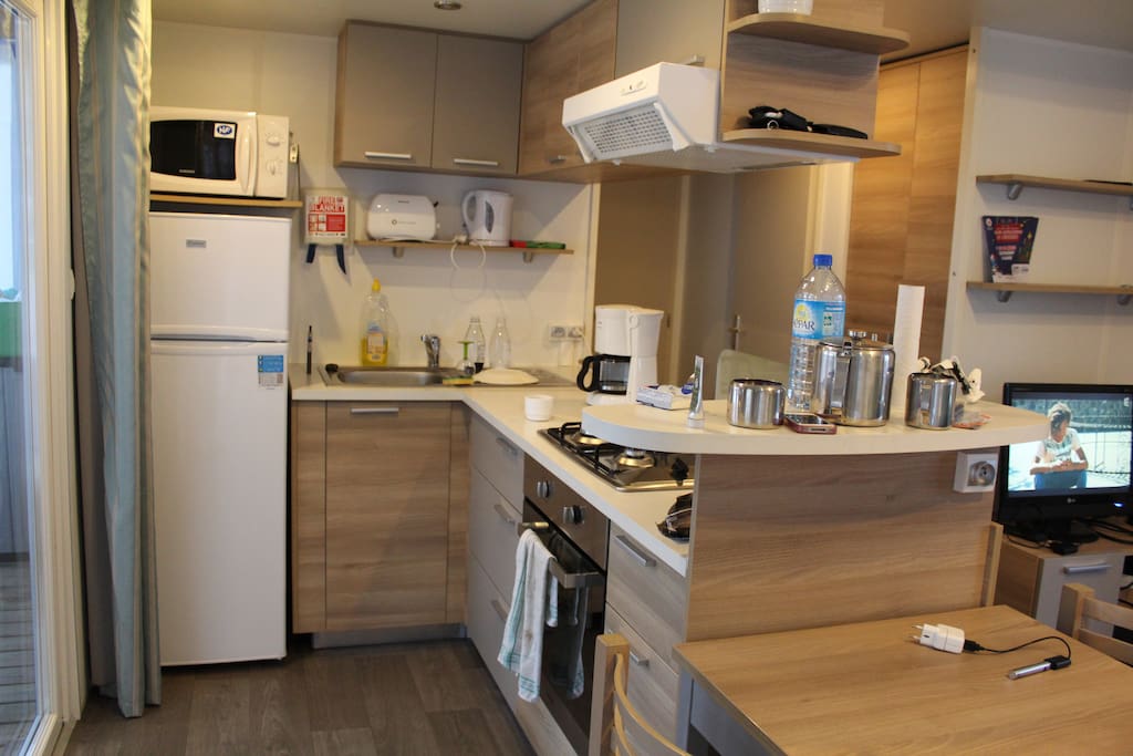 L'espace cuisine, ouvert sur le séjour.