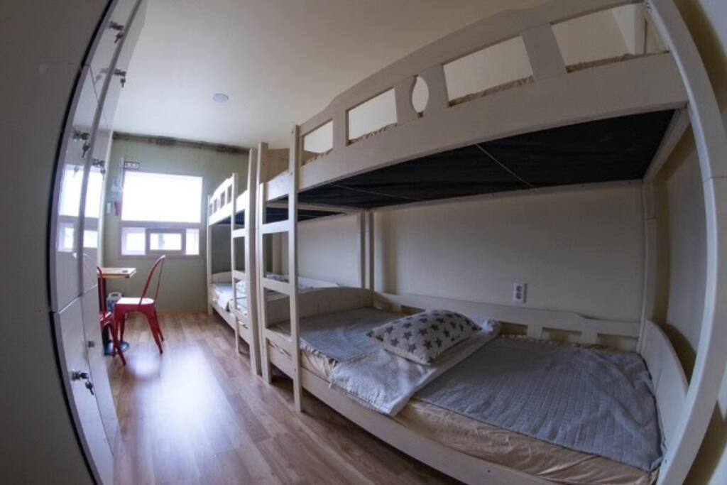 4인실 여성도미토리
room a domitory 4 persons for woman