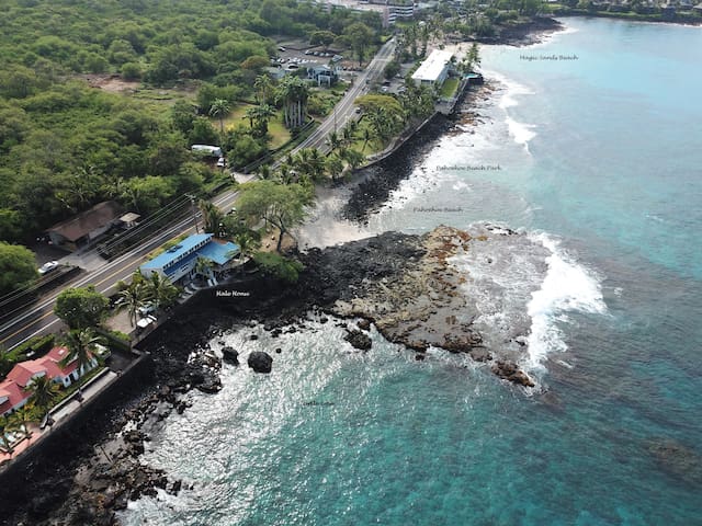 Pvt Oceanfront Home ~ 2 BR + 2 other , sleeps 10