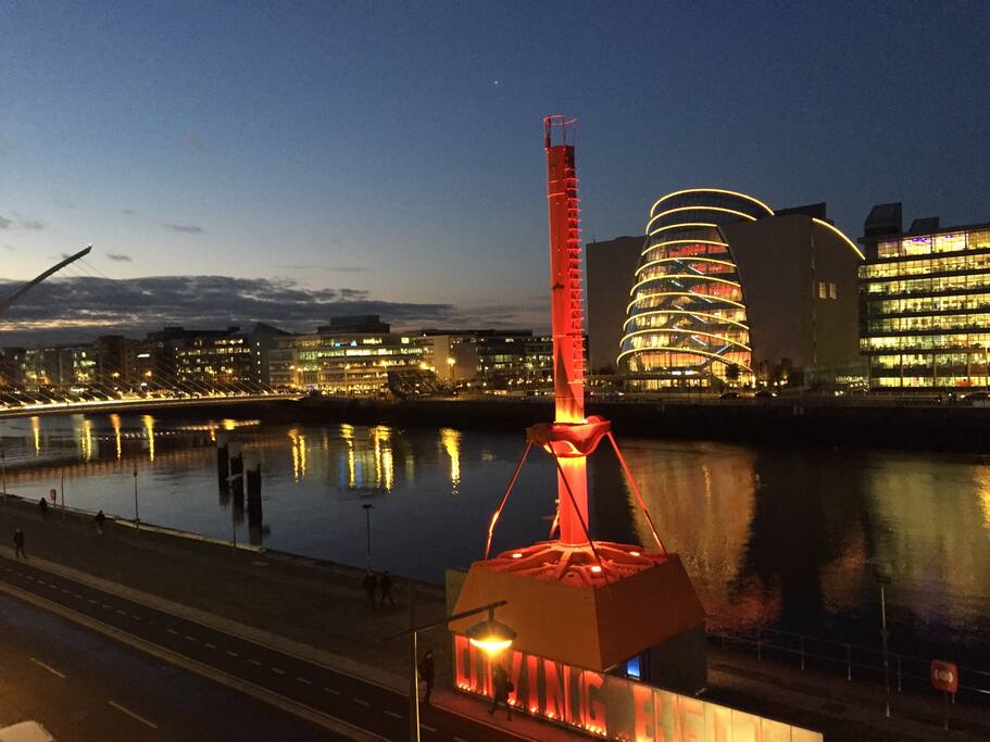 Samuel Beckett Bridge, Diving Bell, Convention Centre