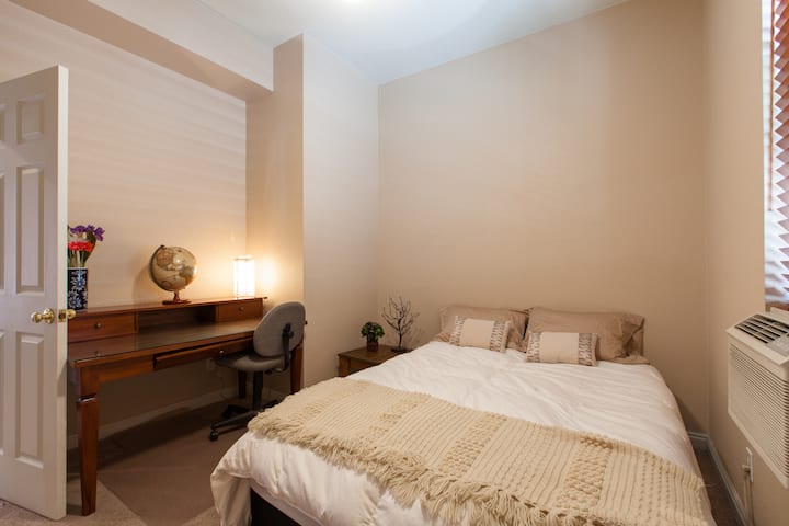 Chambre privée avec bureau