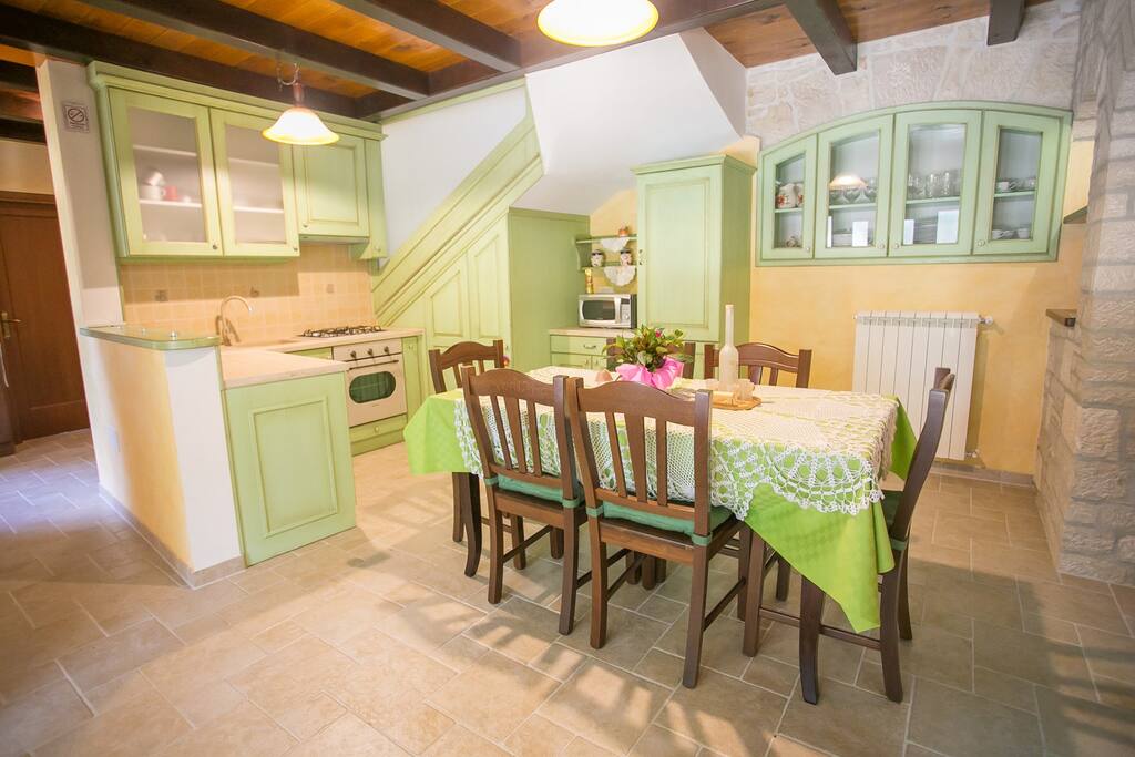 Beautiful and spacious stone house Mendula in the country near town Tinjan.