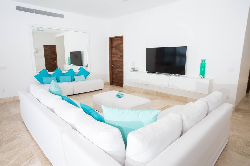TV Room w 70" tv