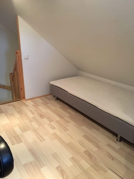 Guestroom/office top floor