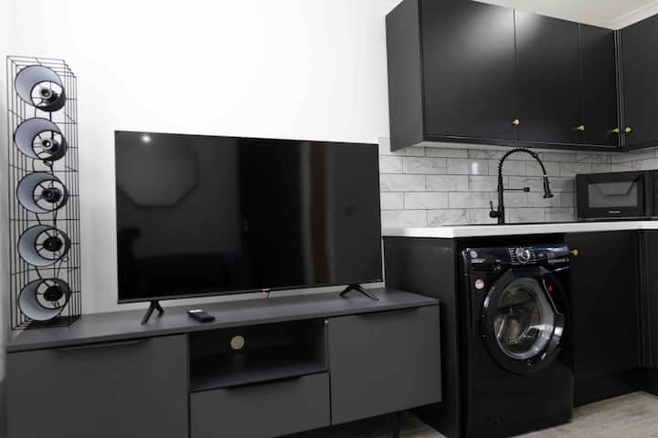 Chic Urban 2 Bedroom Apartments Near City Centre - Cardiff