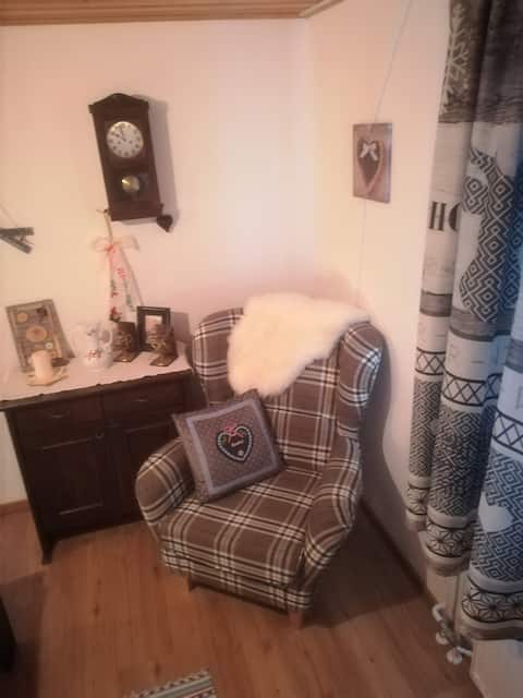 Popular Airbnb listing: small cozy holyday apartment in Schladming
